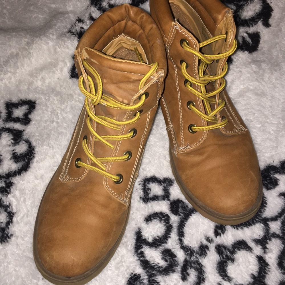 Shoes - Picture 3 of 3